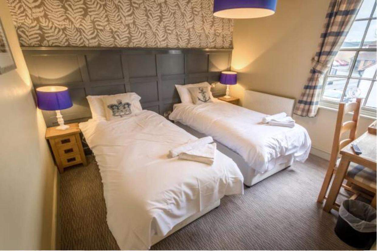 Crown & Anchor Hotel Woking Luaran gambar