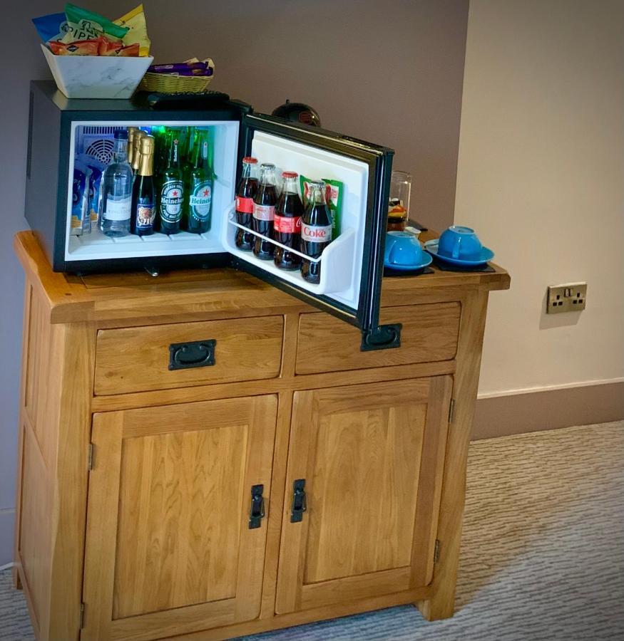 Crown & Anchor Hotel Woking Luaran gambar