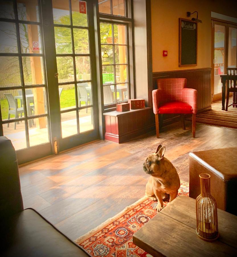Crown & Anchor Hotel Woking Luaran gambar